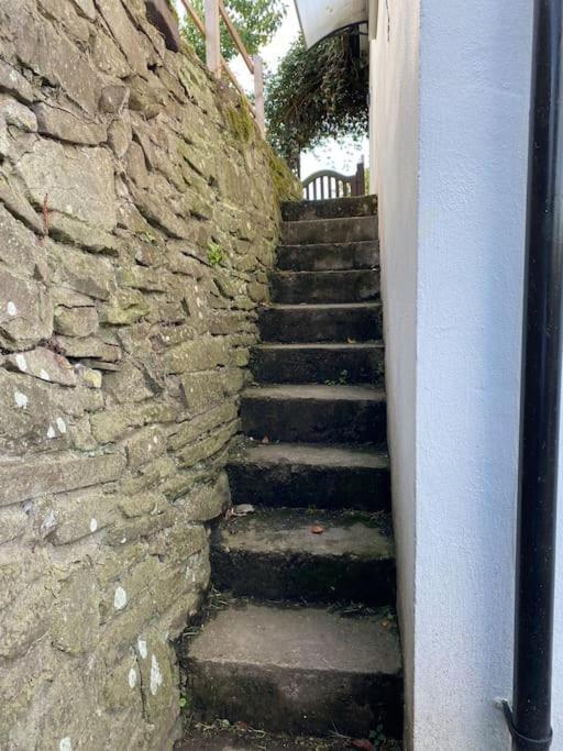 Couples Getaway, With Mountain Views/Dog Friendly Villa Crickhowell Bagian luar foto