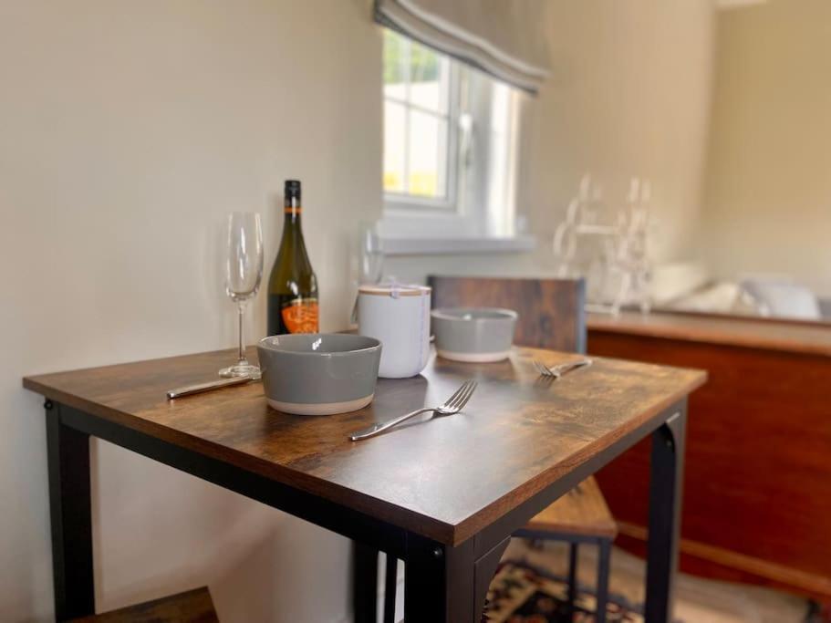 Couples Getaway, With Mountain Views/Dog Friendly Villa Crickhowell Bagian luar foto