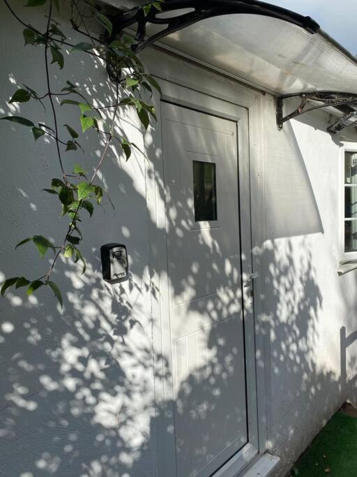 Couples Getaway, With Mountain Views/Dog Friendly Villa Crickhowell Bagian luar foto